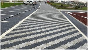 Çayyolu kilit taşı fiyatları ortalama olarak 150 TL/m2 ile 180 TL/m2 arasında değişmektedir. Fiyatlar, taşın rengi, modeli ve kalitesine göre değişiklik gösterebilir.