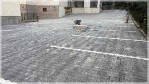 Güncel piyasa verilerine göre (2026 yılı civarı tahminleri): İncek kilit taşı fiyatları 💰 Kilit Taşı Metrekare (m²) Fiyatları (Malzeme) Ürün Tipi Kalınlık Ortalama m² Fiyatı (TL + KDV) Standart Gri Kilit Taşı 6 cm 200 – 220 TL Renkli Kilit Taşı 6 cm 230 – 260 T Ağır Yük Kilit Taşı 8 cm 230 – 270 TL Özel Desenli Kilit Taşı 6-8 cm 230 – 300 TL